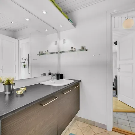 Three-bedroom In Hemmet