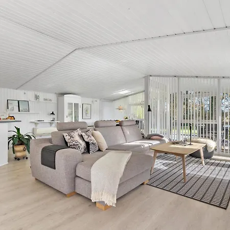 別荘 Three-bedroom In